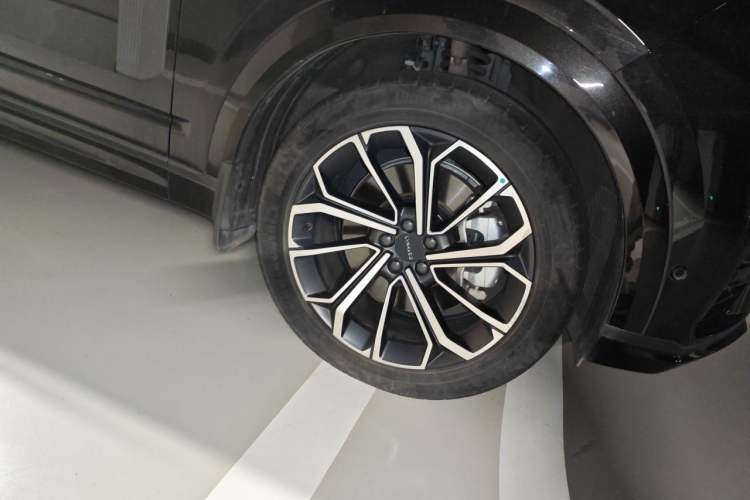 Used Lynk & Co 09 EM-P 2021 2.0T PHEV Halo Seven-Seater Right Front Wheel Hub