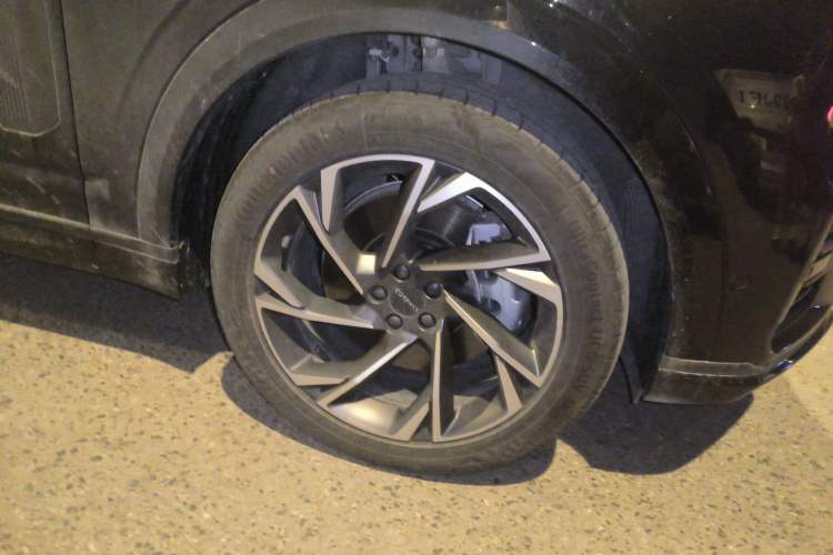 Used Lynk & Co 09 EM-P 2021 2.0T PHEV Halo Six-Seater Right Front Wheel Hub