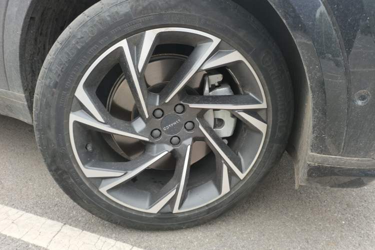 Used Lynk & Co 09 EM-P 2021 2.0T PHEV Halo Six-Seater Right Front Wheel Hub