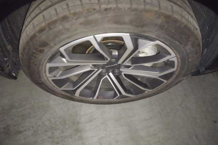 Used Lynk & Co 09 EM-P 2021 2.0T PHEV Halo Seven-Seater Right Front Wheel Hub