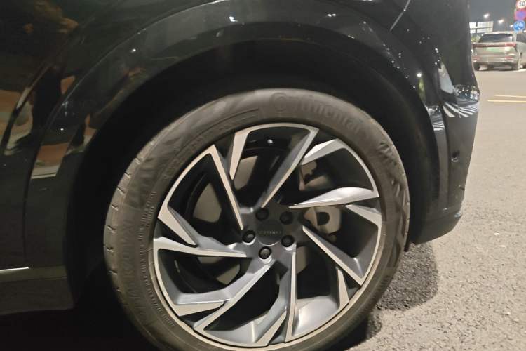 Used Lynk & Co 09 EM-P 2021 2.0T PHEV Ultra Six-Seater Right Front Wheel Hub