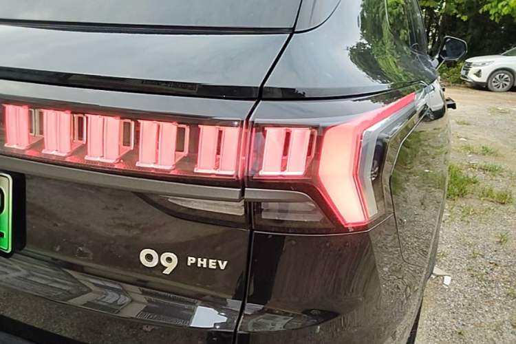 Used Lynk & Co 09 EM-P 2021 2.0T PHEV Halo Six-Seater Right Rear Taillight