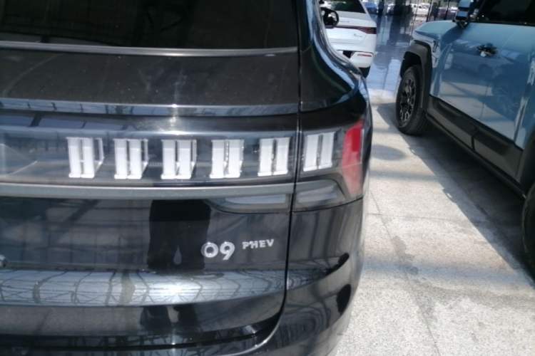 Used Lynk & Co 09 EM-P 2021 2.0T PHEV Halo Seven-Seater Right Rear Taillight