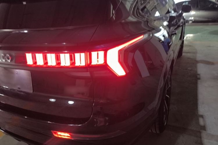 Used Lynk & Co 09 EM-P 2021 2.0T PHEV Halo Six-Seater Right Rear Taillight