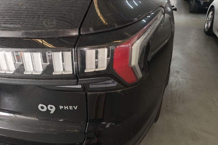 Used Lynk & Co 09 EM-P 2021 2.0T PHEV Halo Six-Seater Right Rear Taillight