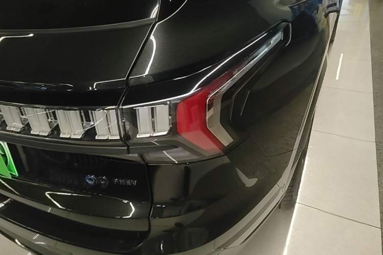 Used Lynk & Co 09 EM-P 2021 2.0T PHEV Halo Six-Seater Right Rear Taillight