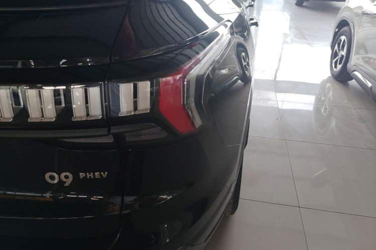 Used Lynk & Co 09 EM-P 2021 2.0T PHEV Halo Six-Seater Right Rear Taillight