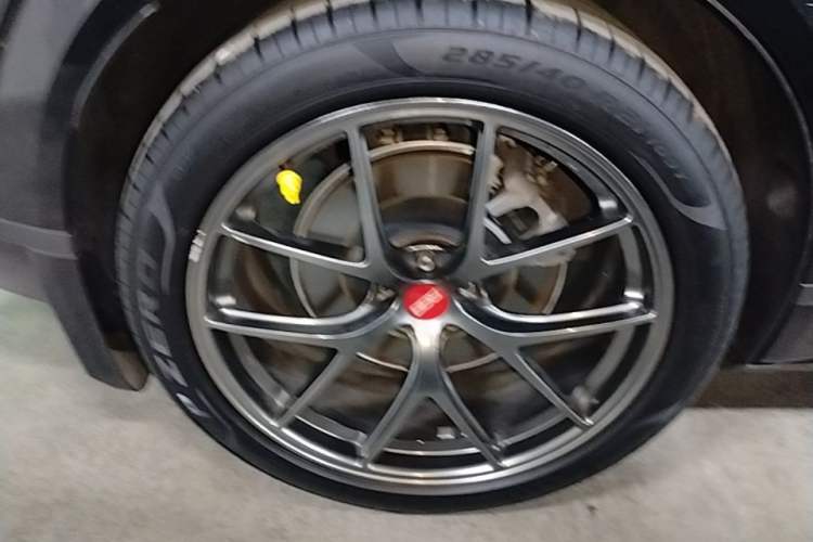 Used Lynk & Co 09 EM-P 2021 2.0T PHEV Halo Six-Seater Right Rear Wheel Hub