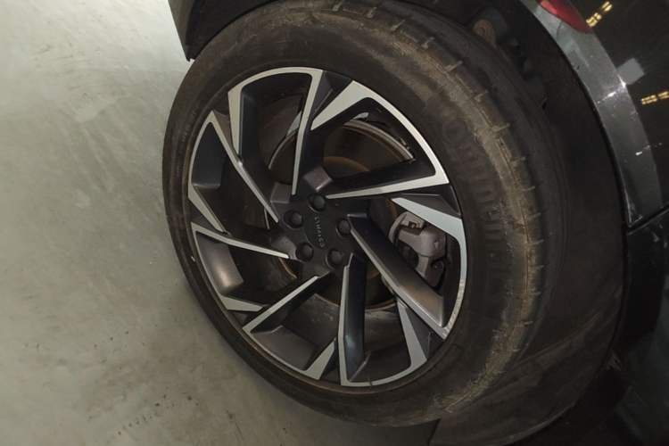 Used Lynk & Co 09 EM-P 2021 2.0T PHEV Halo Six-Seater Right Rear Wheel Hub