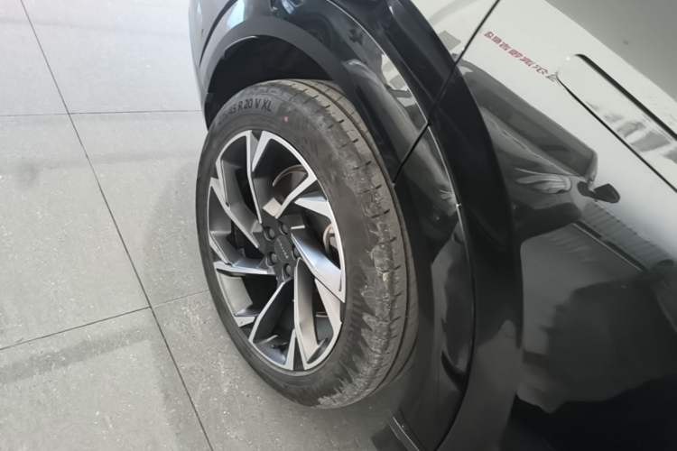 Used Lynk & Co 09 EM-P 2021 2.0T PHEV Halo Six-Seater Right Rear Wheel Hub