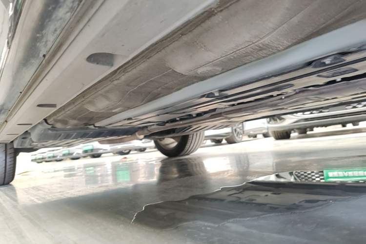 Used Lynk & Co 09 EM-P 2021 2.0T PHEV Halo Seven-Seater Right Side Sill