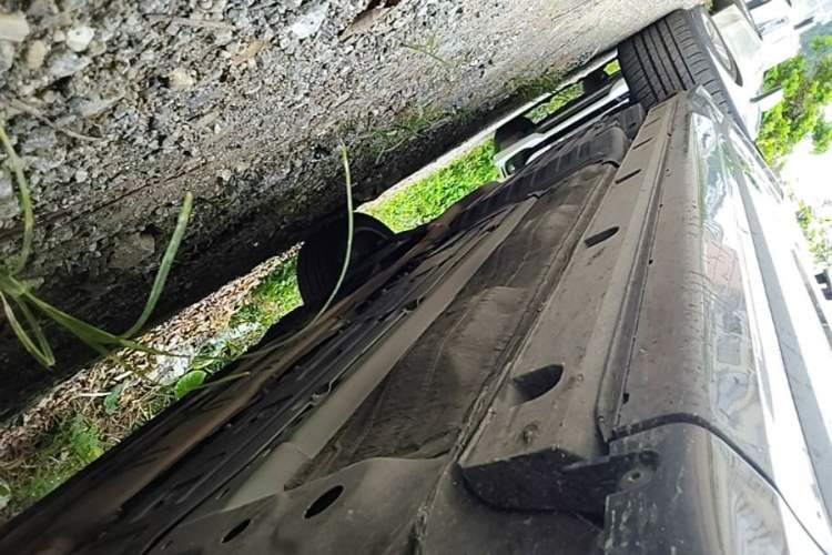 Used Lynk & Co 09 EM-P 2021 2.0T PHEV Halo Six-Seater Right Side Sill