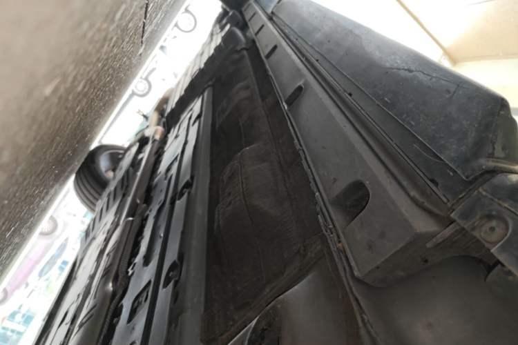 Used Lynk & Co 09 EM-P 2021 2.0T PHEV Halo Six-Seater Right Side Sill