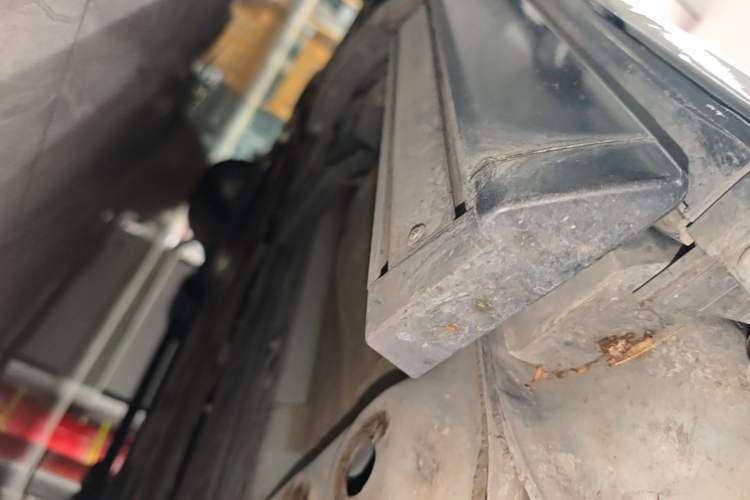 Used Lynk & Co 09 EM-P 2021 2.0T PHEV Halo Six-Seater Right Side Sill