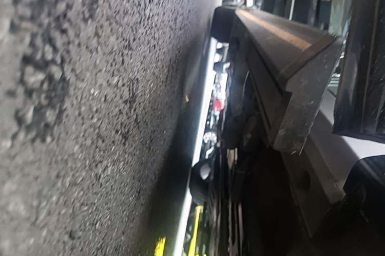 Used Lynk & Co 09 EM-P 2021 2.0T PHEV Halo Six-Seater Right Side Sill
