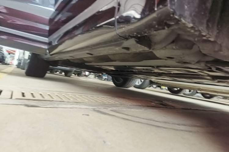 Used Lynk & Co 09 EM-P 2021 2.0T PHEV Halo Seven-Seater Right Side Sill