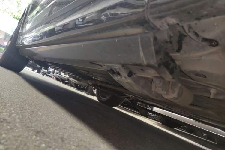Used Lynk & Co 09 EM-P 2021 2.0T PHEV Halo Six-Seater Right Side Sill