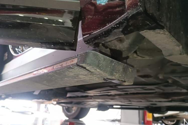 Used Lynk & Co 09 EM-P 2021 2.0T PHEV Halo Six-Seater Right Side Sill