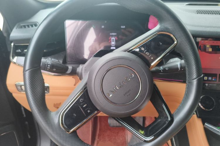 Used Lynk & Co 09 EM-P 2021 2.0T PHEV Halo Six-Seater Steering Wheel