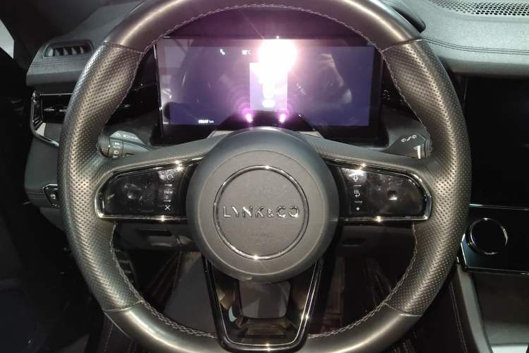 Used Lynk & Co 09 EM-P 2021 2.0T PHEV Halo Six-Seater Steering Wheel