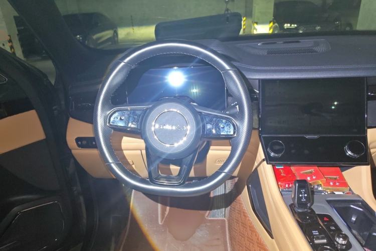 Used Lynk & Co 09 EM-P 2021 2.0T PHEV Halo Six-Seater Steering Wheel