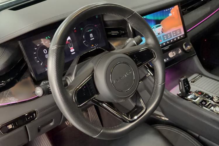 Used Lynk & Co 09 EM-P 2021 2.0T PHEV Halo Six-Seater Steering Wheel