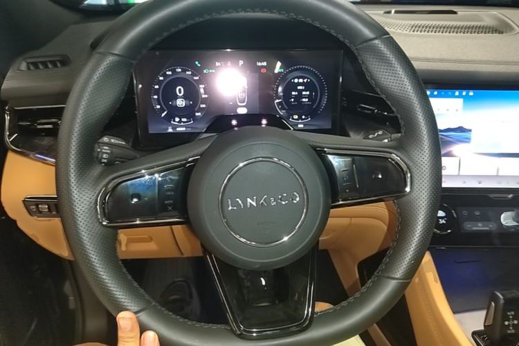 Used Lynk & Co 09 EM-P 2021 2.0T PHEV Halo Six-Seater Steering Wheel