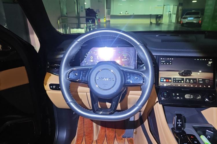 Used Lynk & Co 09 EM-P 2021 2.0T PHEV Halo Six-Seater Steering Wheel