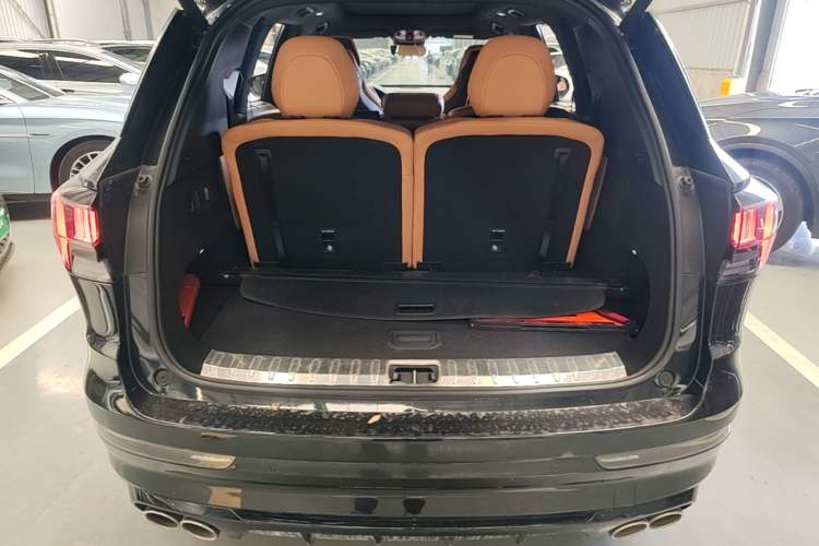 Used Lynk & Co 09 EM-P 2021 2.0T PHEV Halo Seven-Seater Trunk