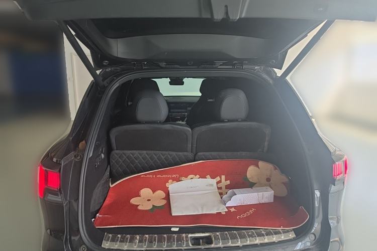 Used Lynk & Co 09 EM-P 2021 2.0T PHEV Halo Six-Seater Trunk