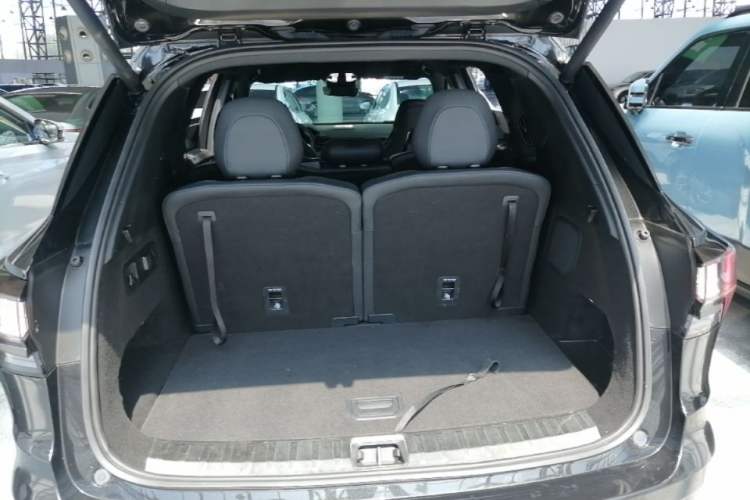 Used Lynk & Co 09 EM-P 2021 2.0T PHEV Halo Seven-Seater Trunk
