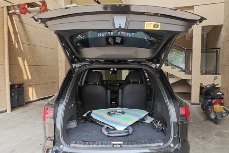 Used Lynk & Co 09 EM-P 2021 2.0T PHEV Halo Six-Seater Trunk