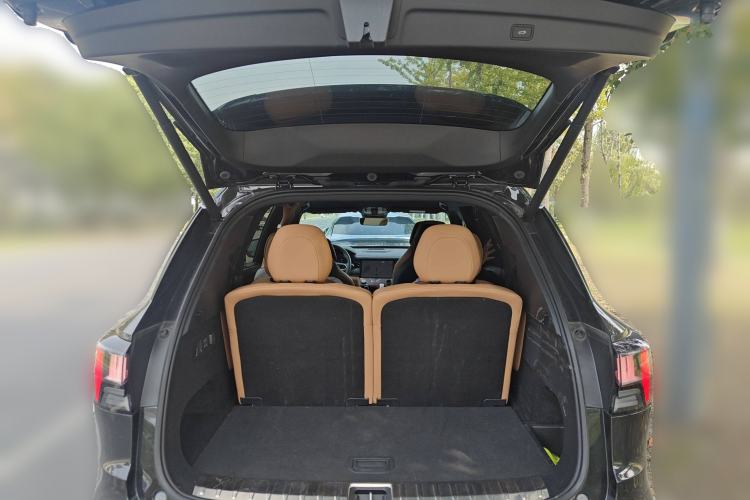 Used Lynk & Co 09 EM-P 2021 2.0T PHEV Halo Six-Seater Trunk