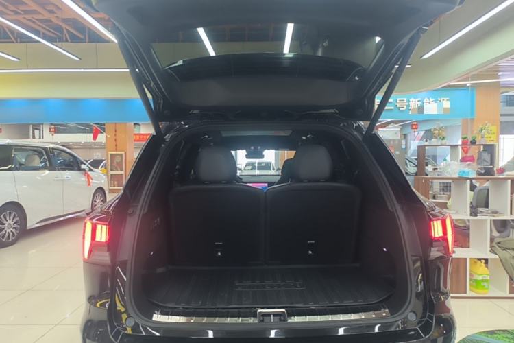 Used Lynk & Co 09 EM-P 2021 2.0T PHEV Halo Six-Seater Trunk