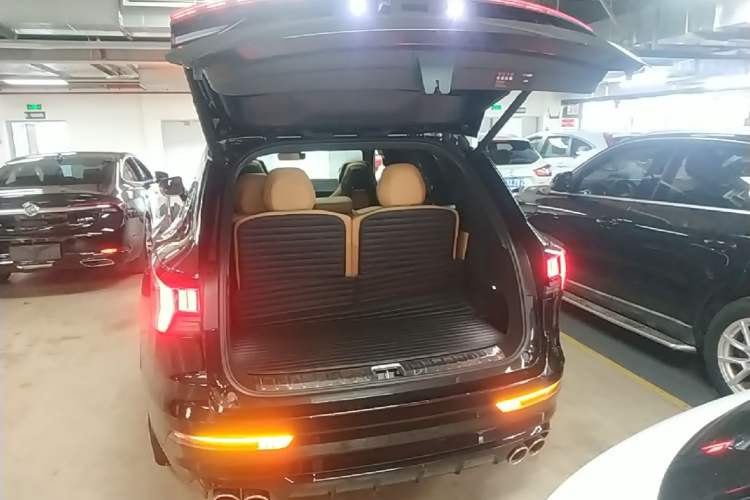 Used Lynk & Co 09 EM-P 2021 2.0T PHEV Halo Seven-Seater Trunk