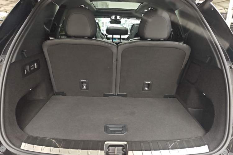 Used Lynk & Co 09 EM-P 2021 2.0T PHEV Halo Seven-Seater Trunk