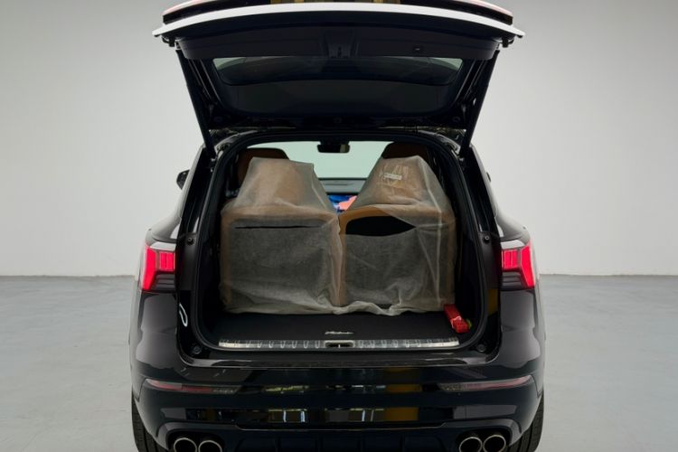 Used Lynk & Co 09 EM-P 2021 2.0T PHEV Halo Six-Seater Trunk