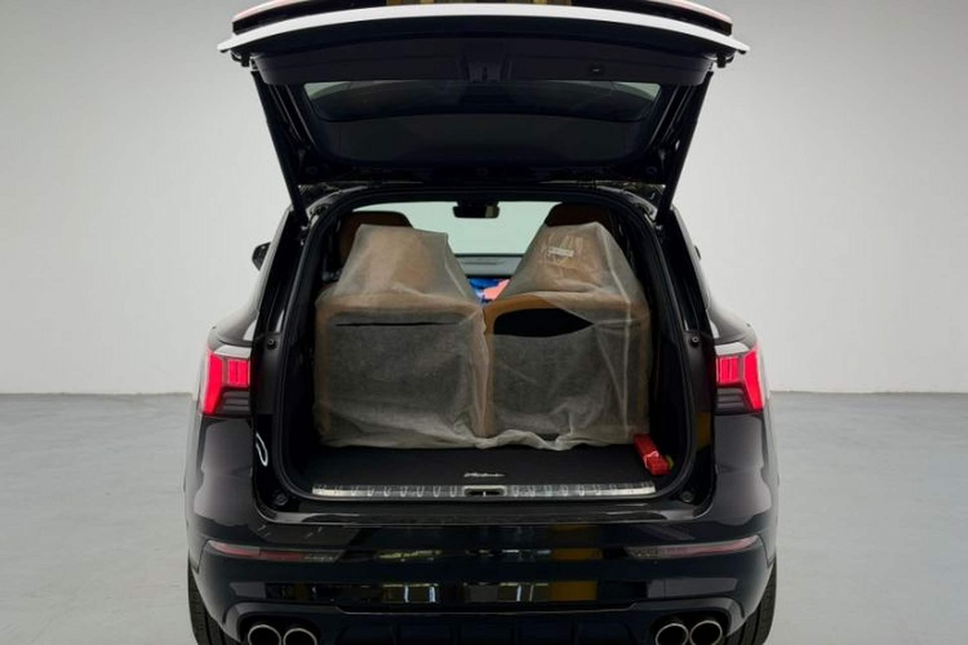 Used Lynk & Co 09 EM-P 2021 2.0T PHEV Halo Six-Seater Trunk