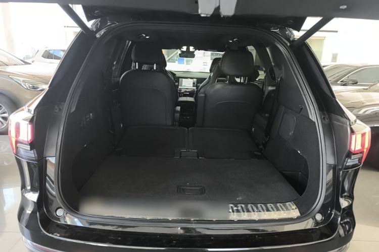 Used Lynk & Co 09 EM-P 2021 2.0T PHEV Halo Six-Seater Trunk