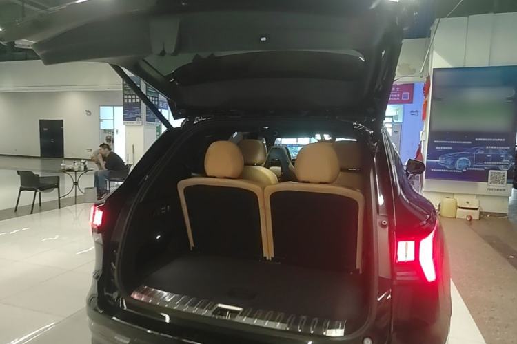 Used Lynk & Co 09 EM-P 2021 2.0T PHEV Halo Six-Seater Trunk
