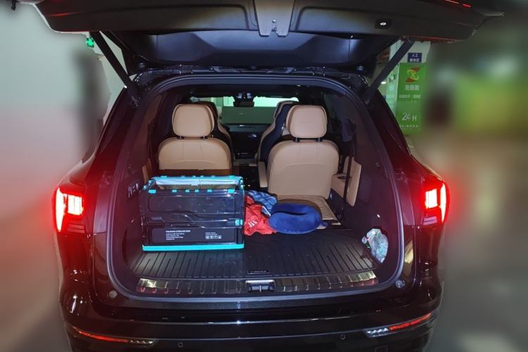 Used Lynk & Co 09 EM-P 2021 2.0T PHEV Halo Six-Seater Trunk