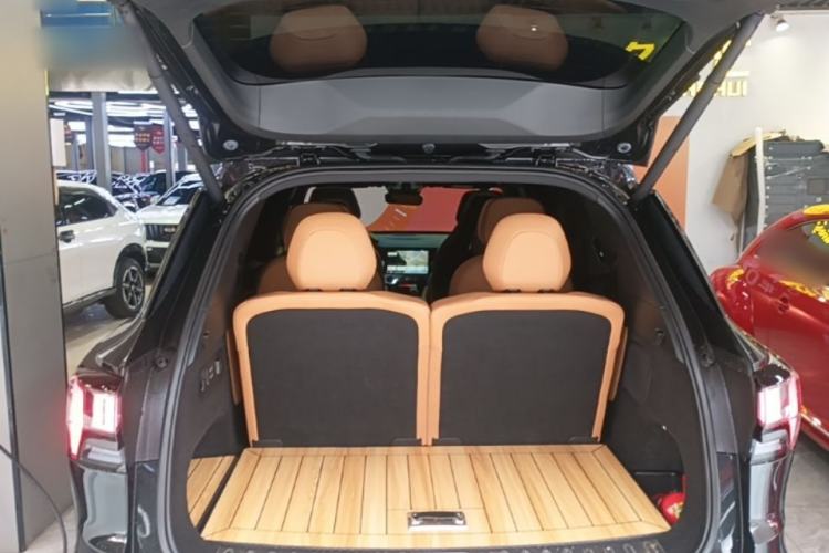 Used Lynk & Co 09 EM-P 2021 2.0T PHEV Halo Six-Seater Trunk