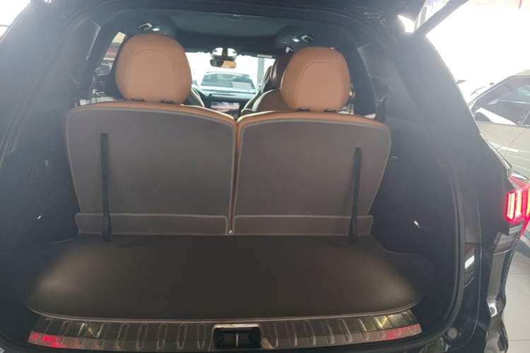 Used Lynk & Co 09 EM-P 2021 2.0T PHEV Halo Six-Seater Trunk