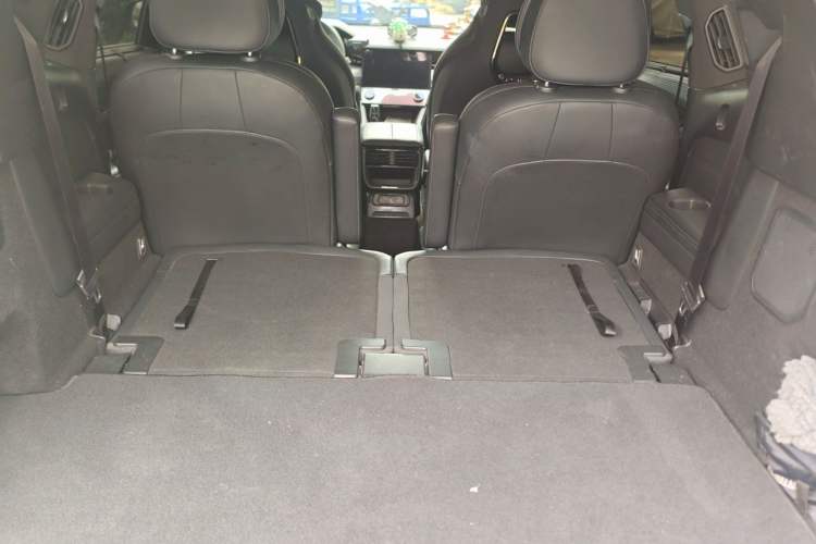 Used Lynk & Co 09 EM-P 2021 2.0T PHEV Halo Six-Seater Trunk