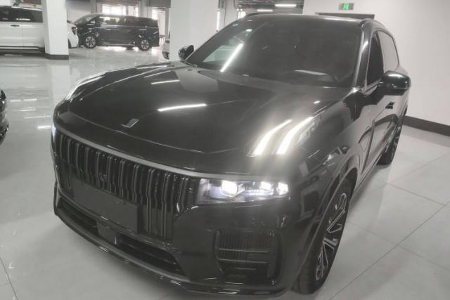 Ojetý Lynk & Co 09 EM-P 2021 2.0T PHEV Halo Six-Seater