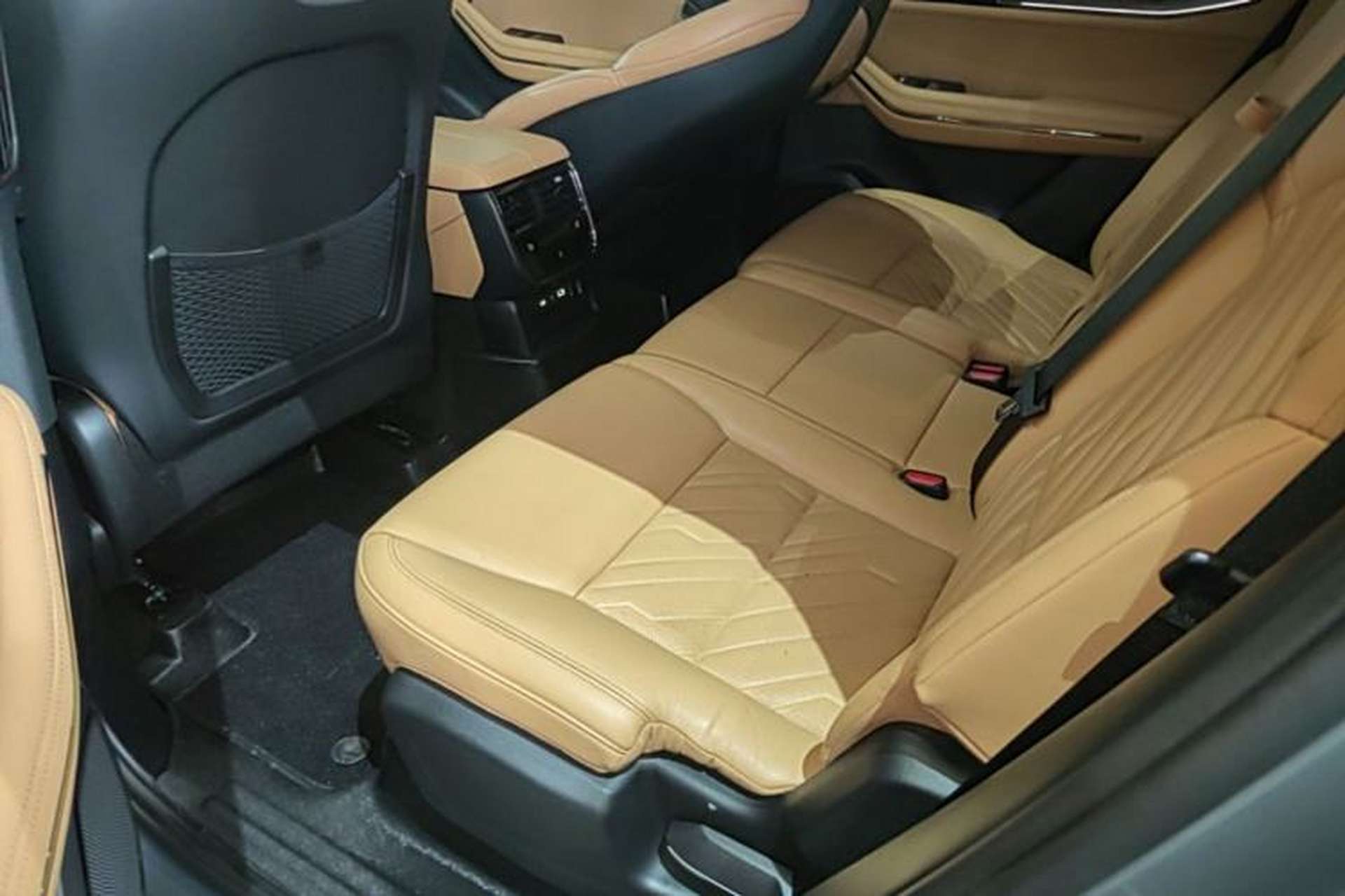 Used Lynk & Co 09 EM-P 2021 2.0T PHEV Halo Seven-Seater Left Rear Seat
