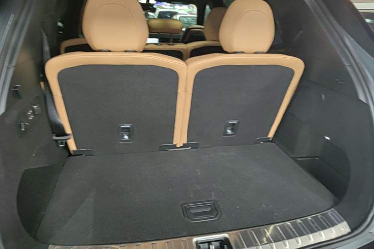 Used Lynk & Co 09 EM-P 2021 2.0T PHEV Halo Seven-Seater Trunk