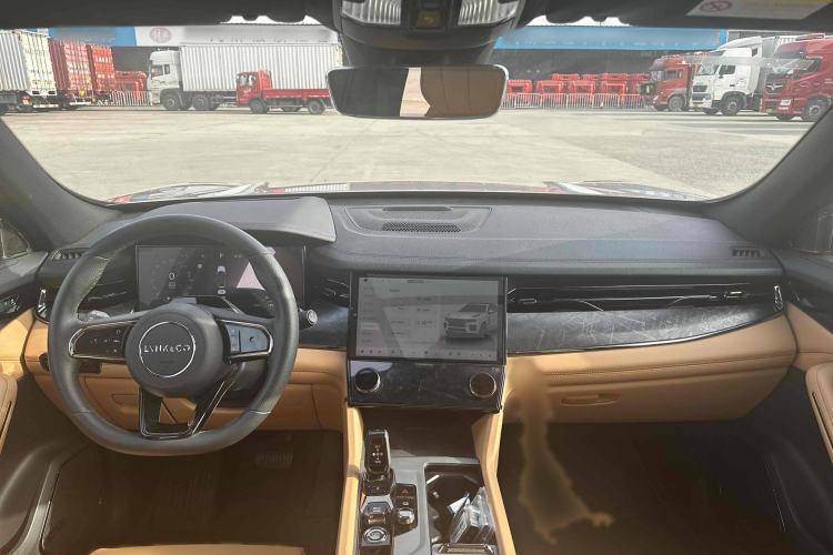 Used Lynk & Co 09 EM-P 2021 2.0T PHEV Halo Six-Seater Interior 1
