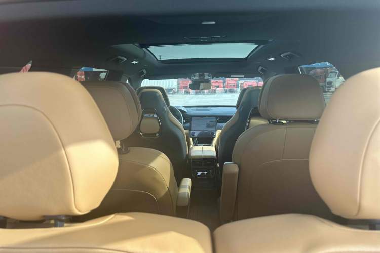 Used Lynk & Co 09 EM-P 2021 2.0T PHEV Halo Six-Seater Interior 6
