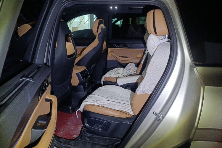 Used Lynk & Co 09 EM-P 2021 2.0T PHEV Ultra Six-Seater Left Rear Seat